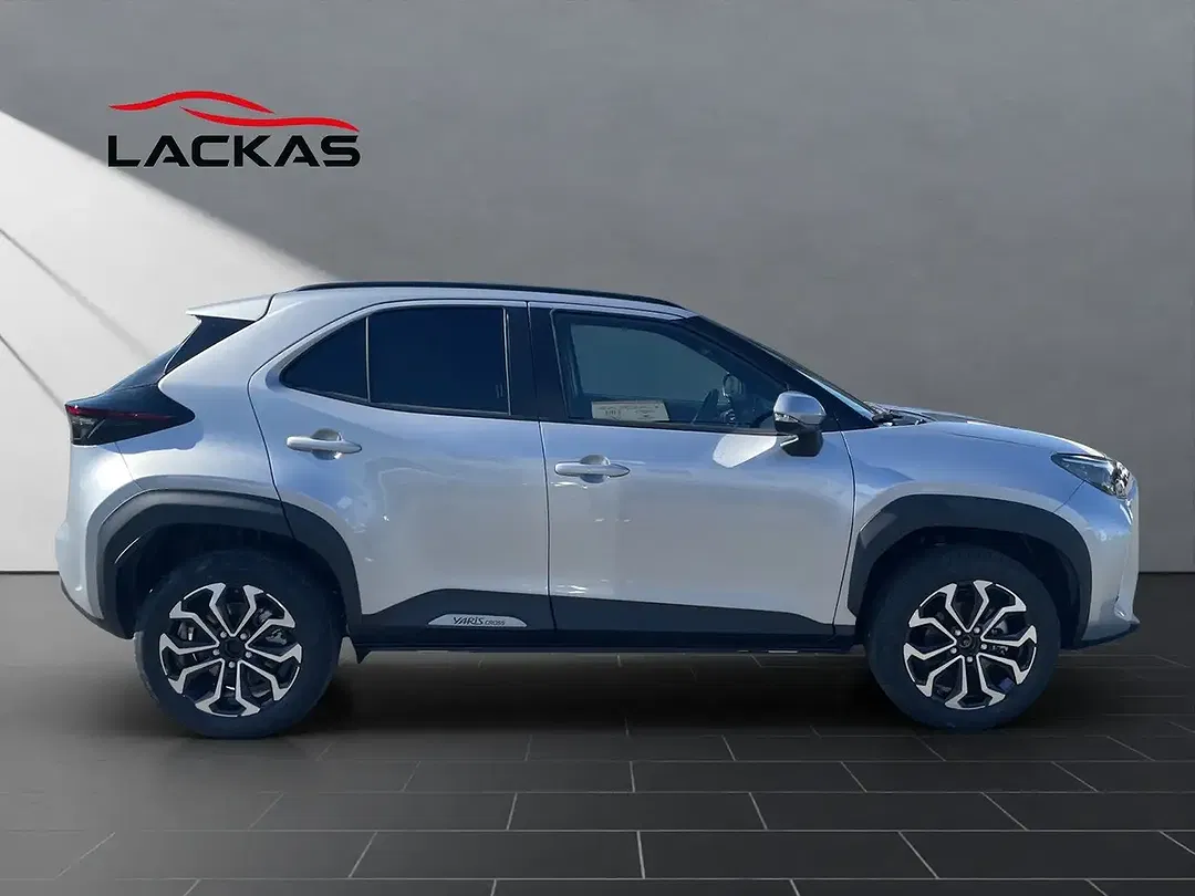 Toyota Yaris Cross - Thumbnail 6