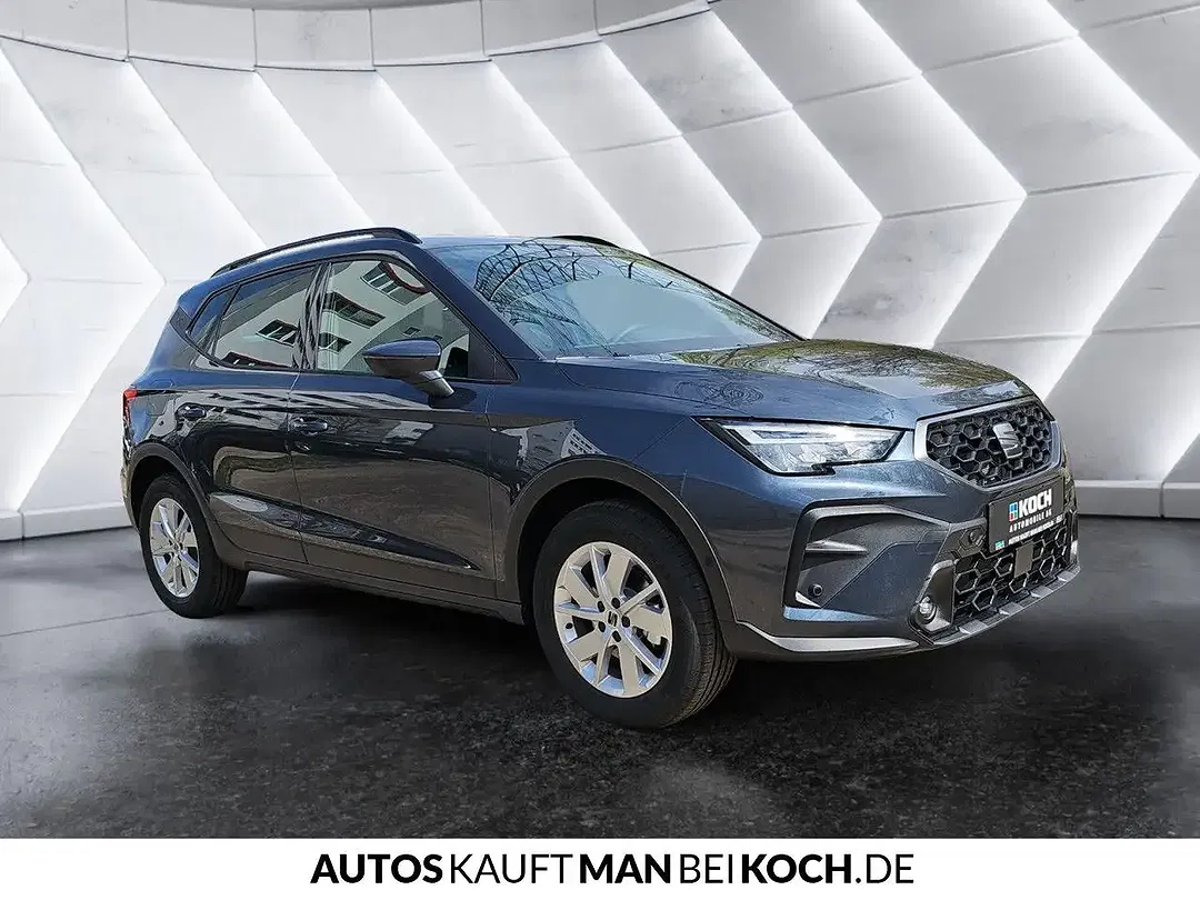 SEAT Arona - Thumbnail 4