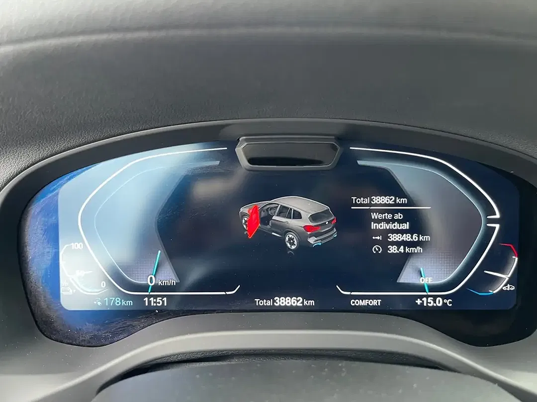 BMW iX3 - Thumbnail 14