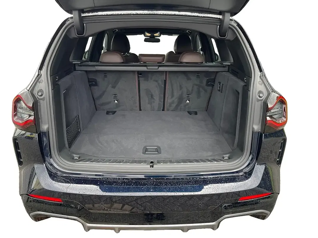 BMW iX3 - Thumbnail 4