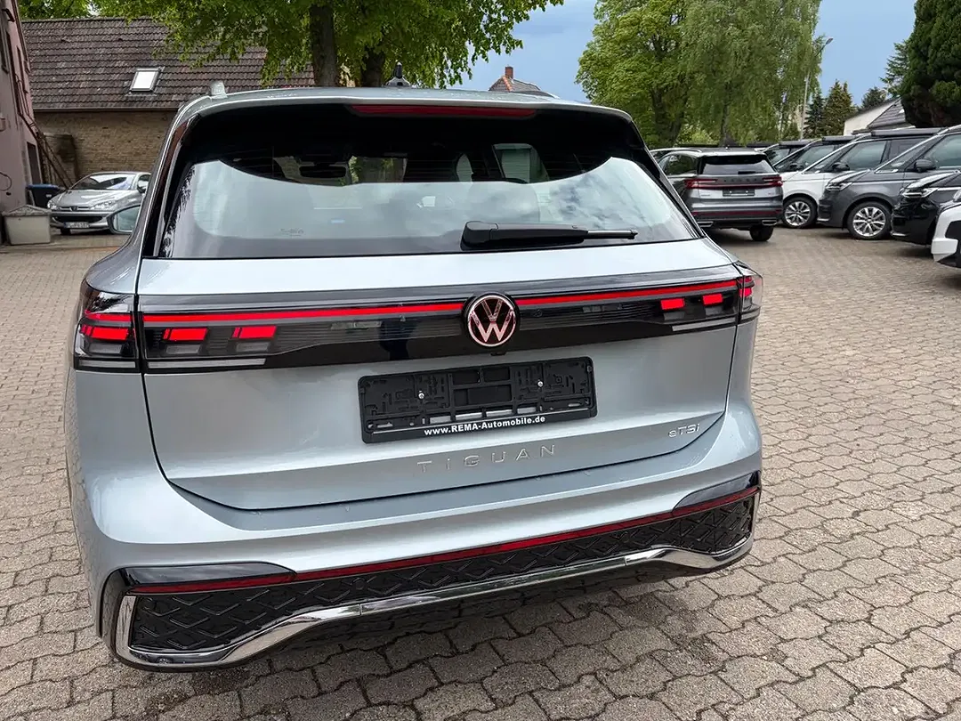 Volkswagen Tiguan - Thumbnail 4