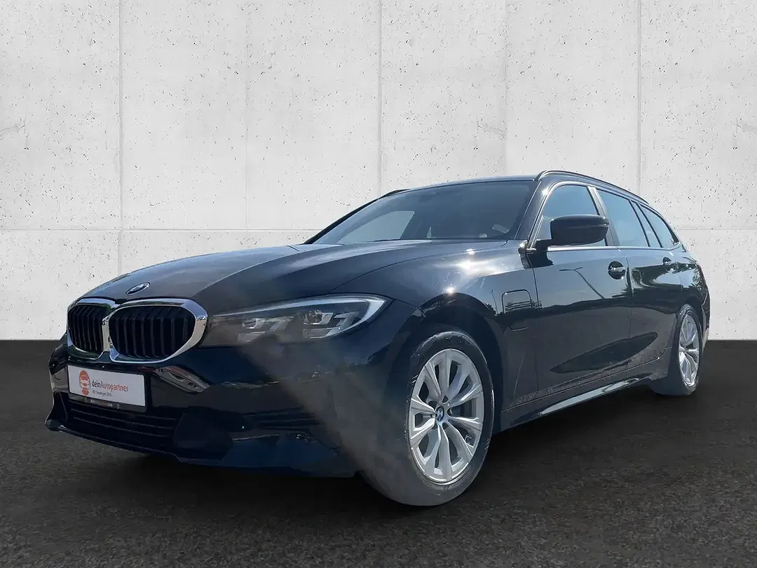 BMW 320 - Thumbnail 5