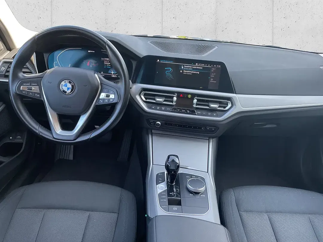 BMW 320 - Thumbnail 9