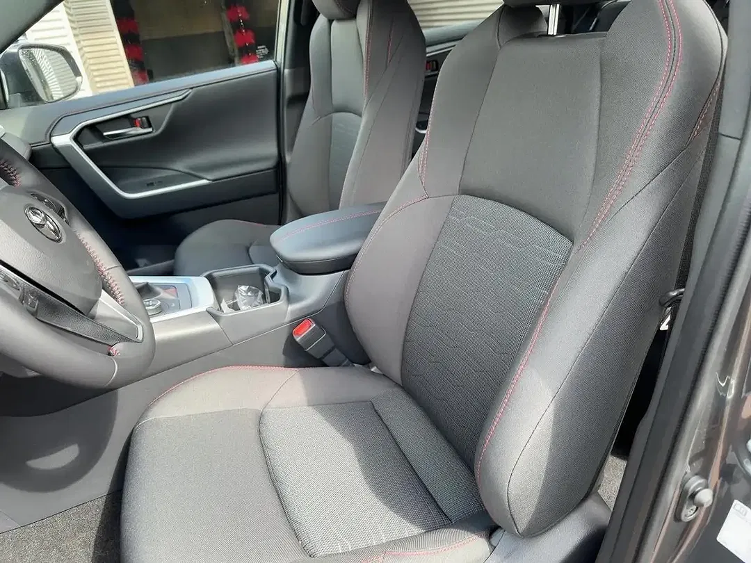 Toyota RAV 4 - Thumbnail 11