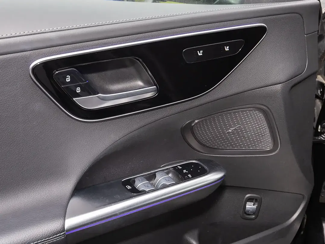 Mercedes-Benz C 300 - Thumbnail 5