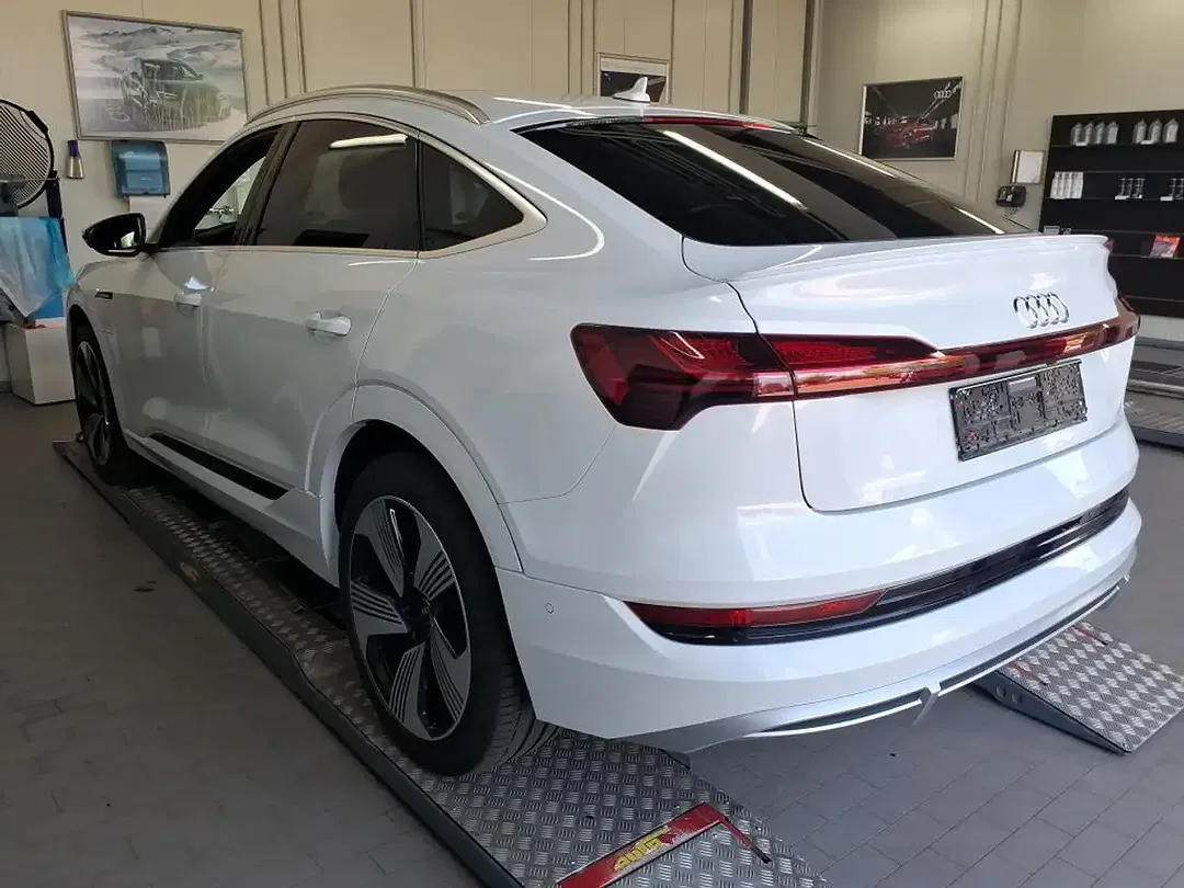 Audi e-tron - Thumbnail 5