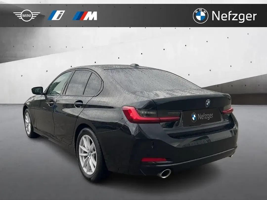 BMW 320 - Thumbnail 3