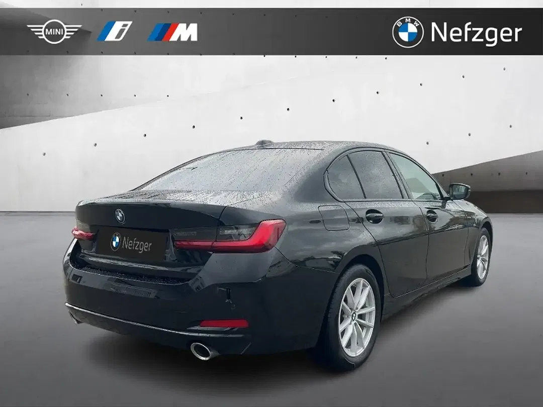 BMW 320 - Thumbnail 4