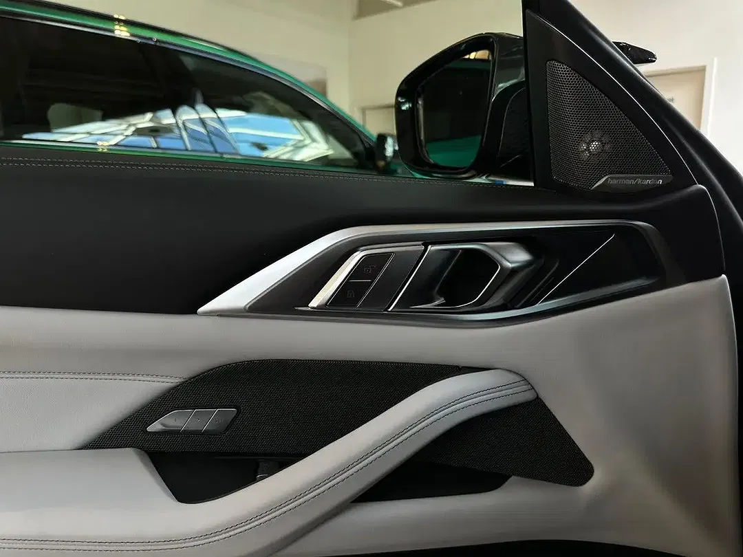 BMW M4 - Thumbnail 13