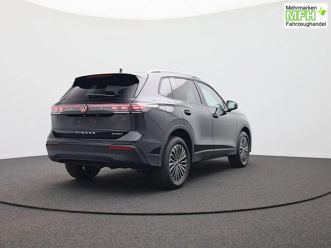 Volkswagen Tiguan - Thumbnail 4