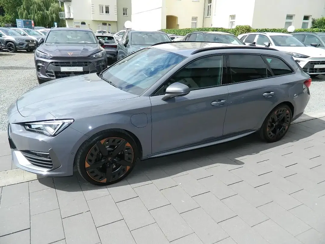 CUPRA Leon - Thumbnail 3