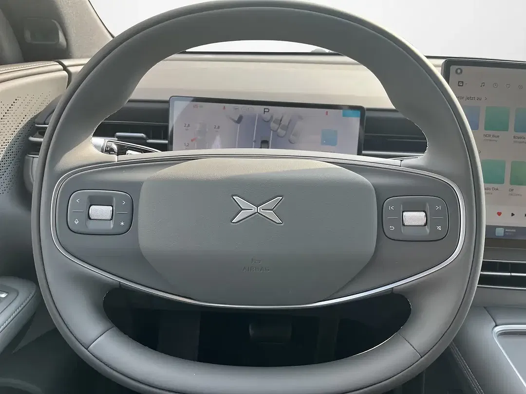 Xpeng G6 - Thumbnail 8