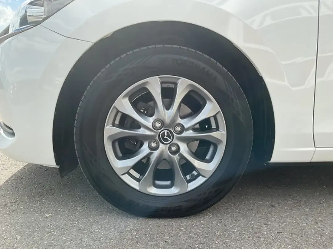 Mazda 2 - Thumbnail 6