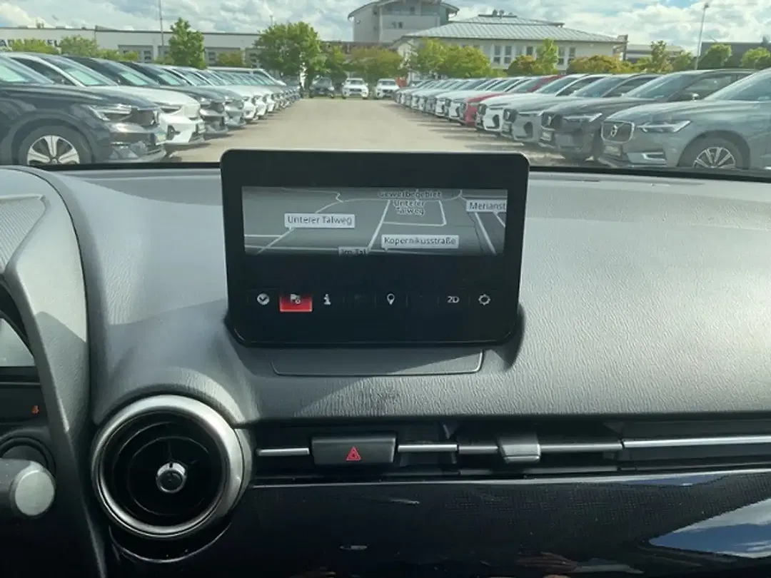 Mazda 2 - Thumbnail 7