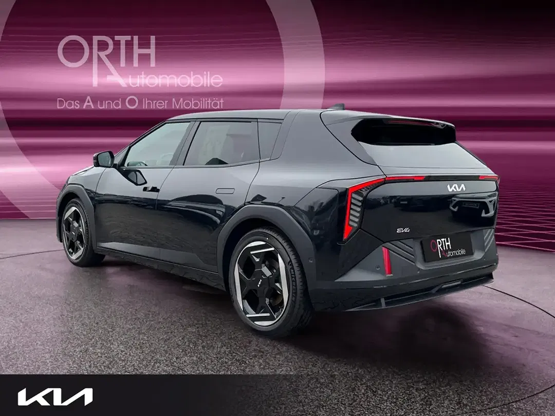 Kia EV4 - Thumbnail 3