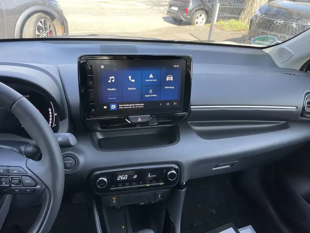 Toyota Yaris - Thumbnail 15