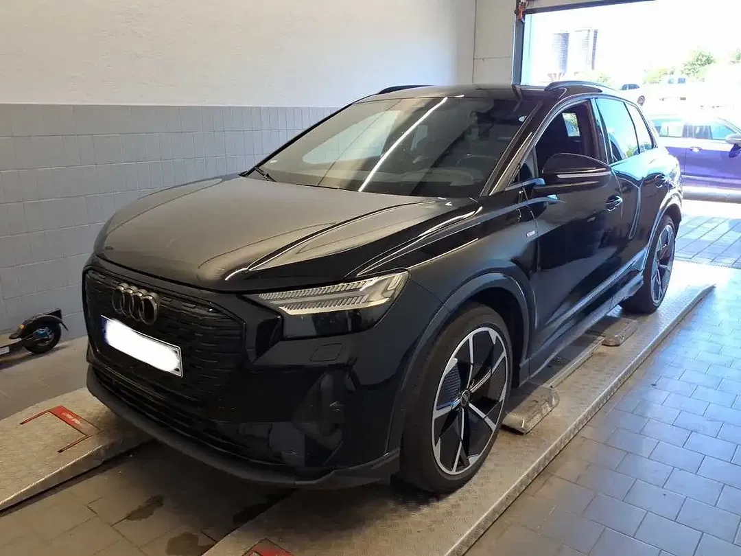 Audi Q4 e-tron - Thumbnail 2