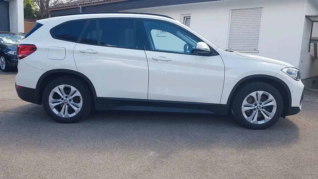 BMW X1 - Thumbnail 3
