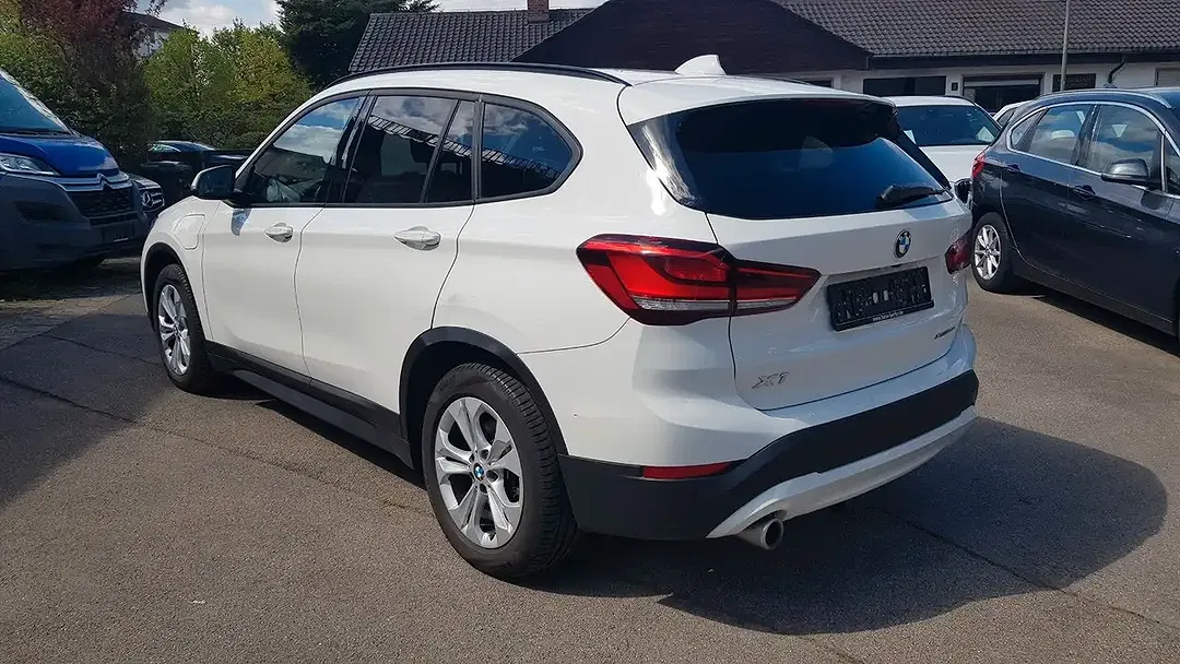 BMW X1 - Thumbnail 4