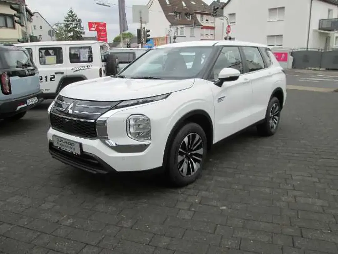 Mitsubishi Outlander 2.4 PHEV Diamant - foto 1