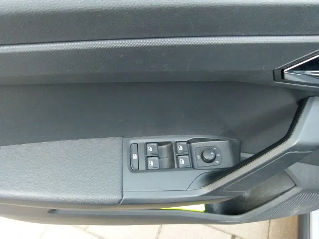 SEAT Arona - Thumbnail 10