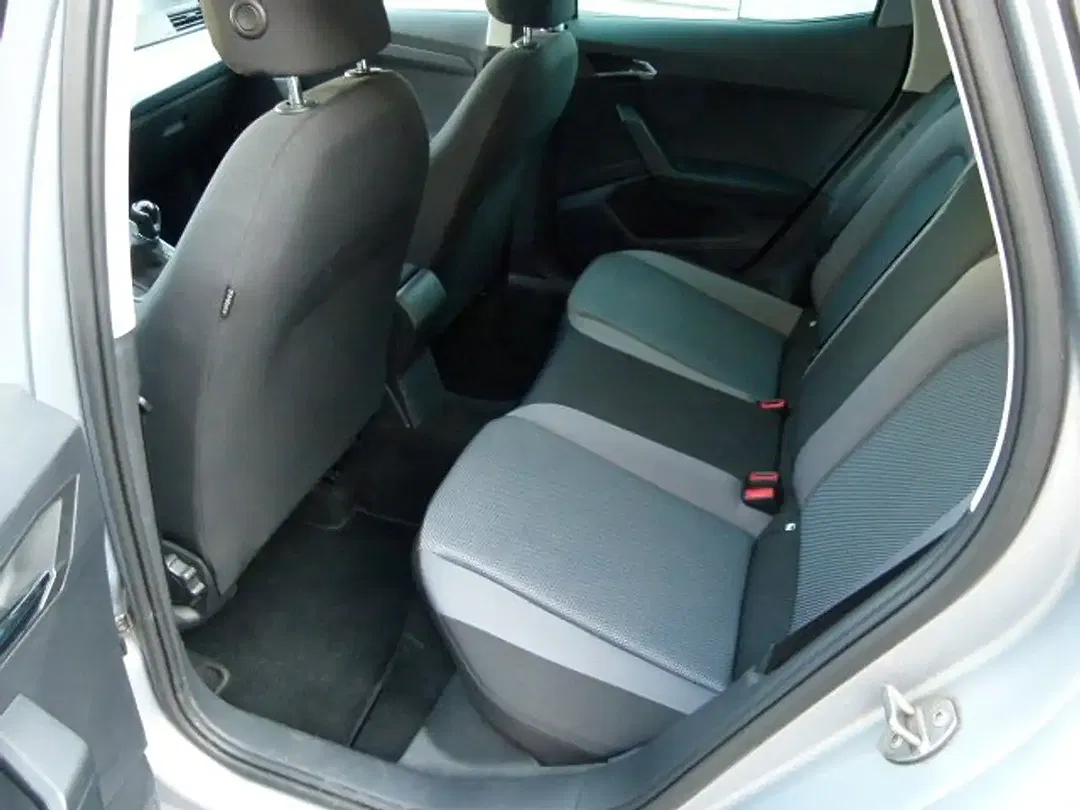 SEAT Arona - Thumbnail 13
