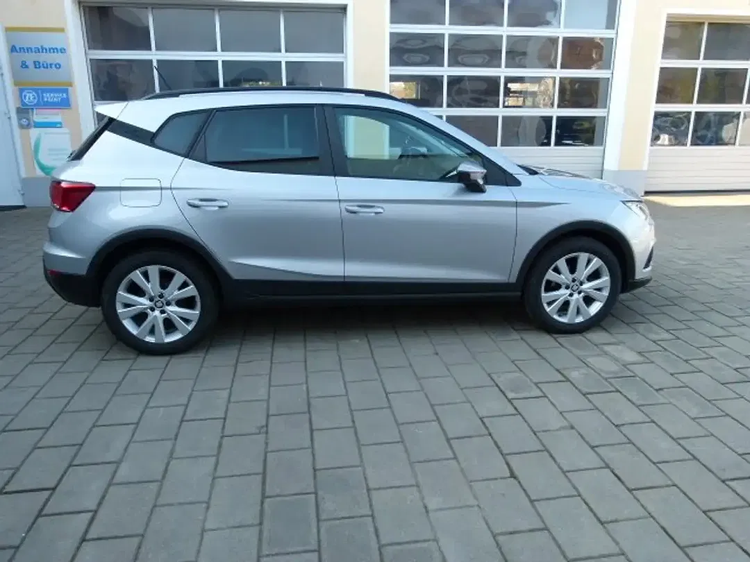 SEAT Arona - Thumbnail 7