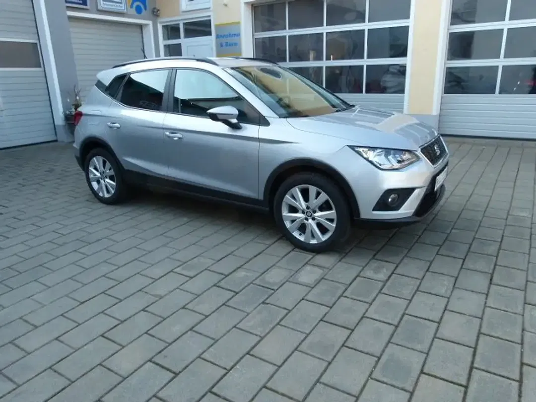 SEAT Arona - Thumbnail 8