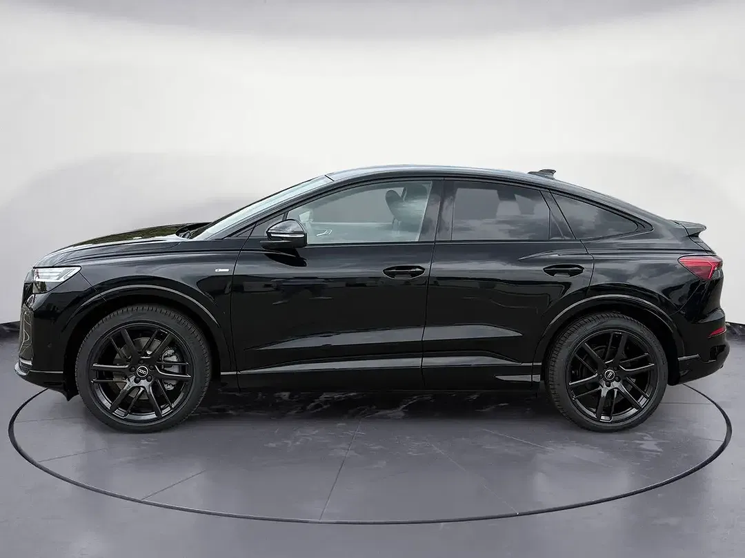Audi Q4 e-tron - Thumbnail 3