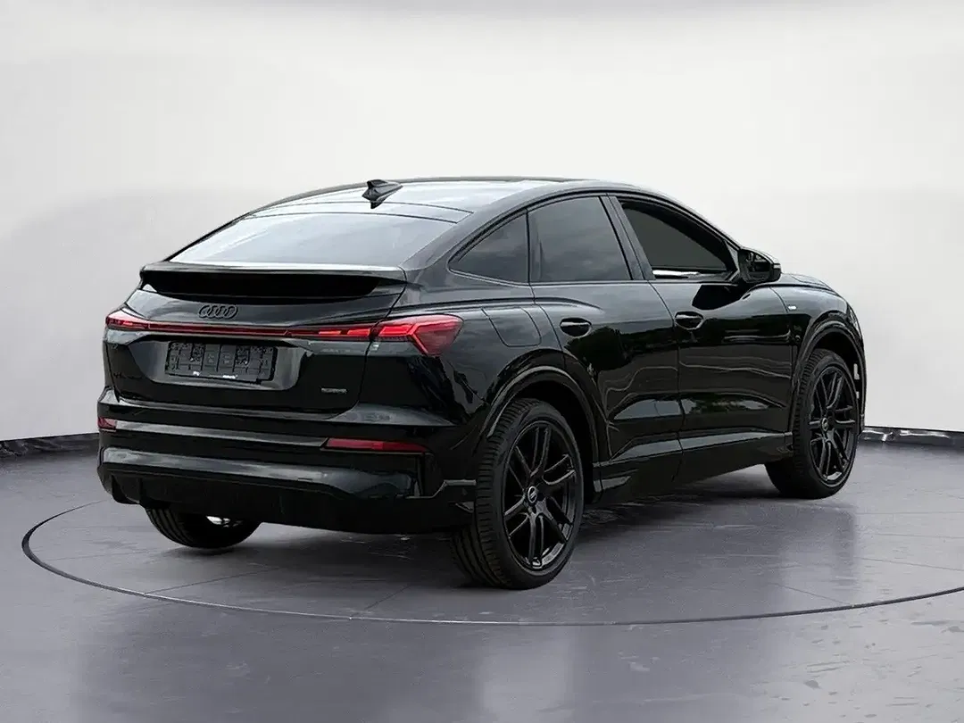 Audi Q4 e-tron - Thumbnail 5