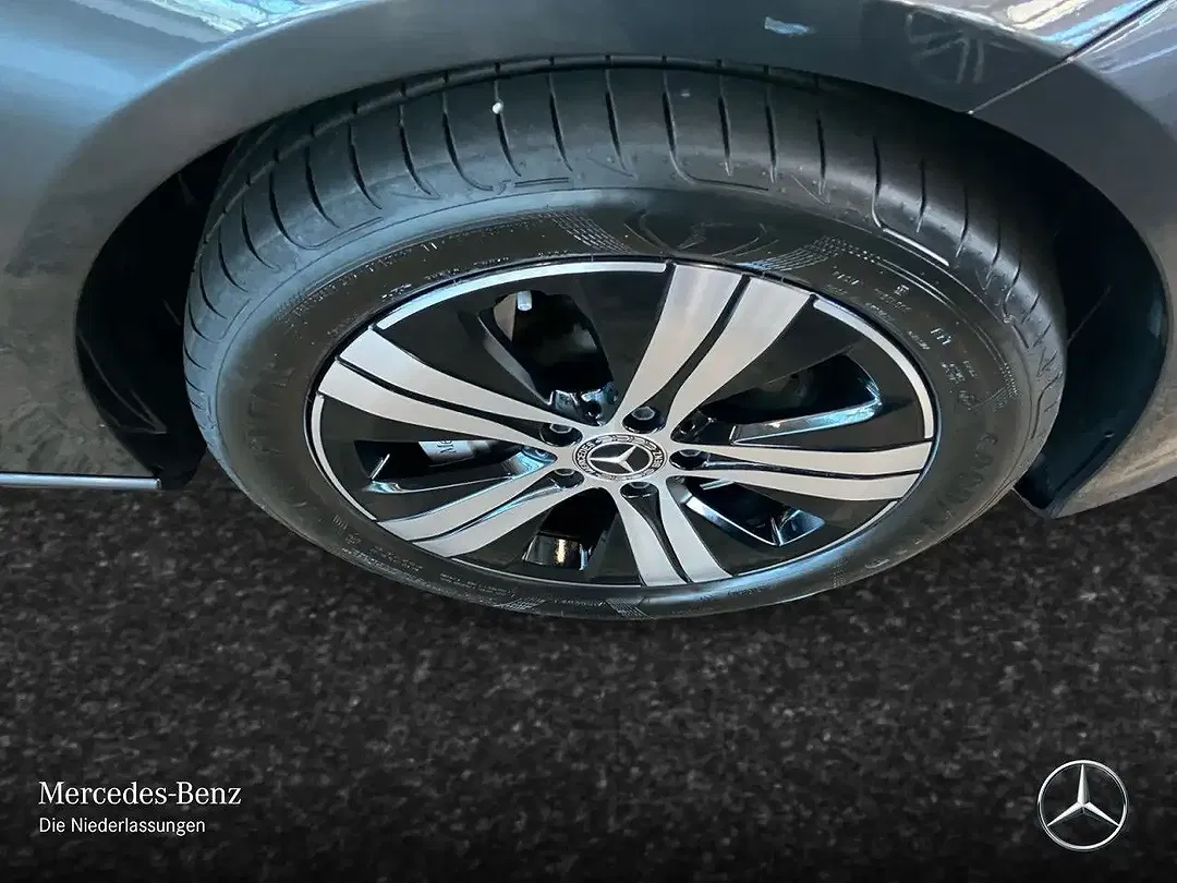 Mercedes-Benz C 300 - Thumbnail 5