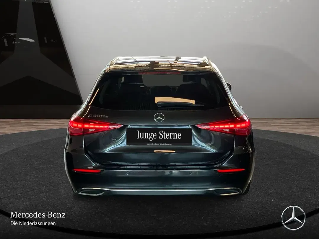 Mercedes-Benz C 300 - Thumbnail 8
