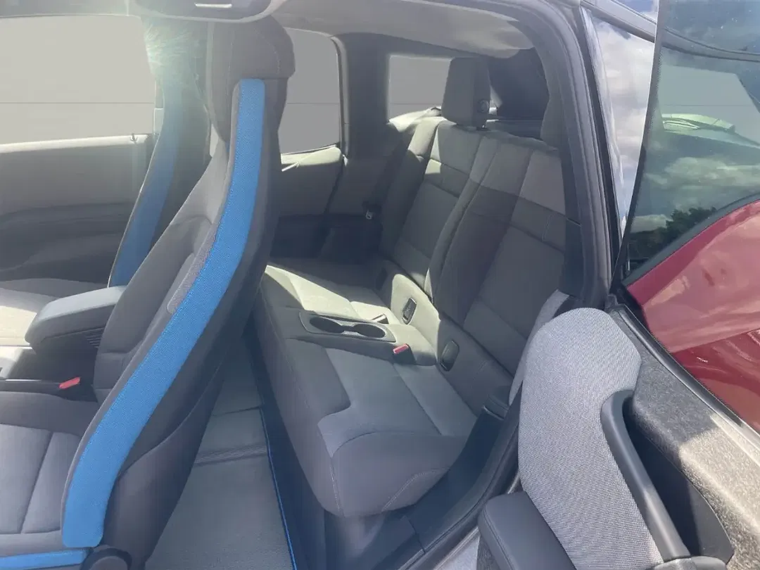 BMW i3 - Thumbnail 11