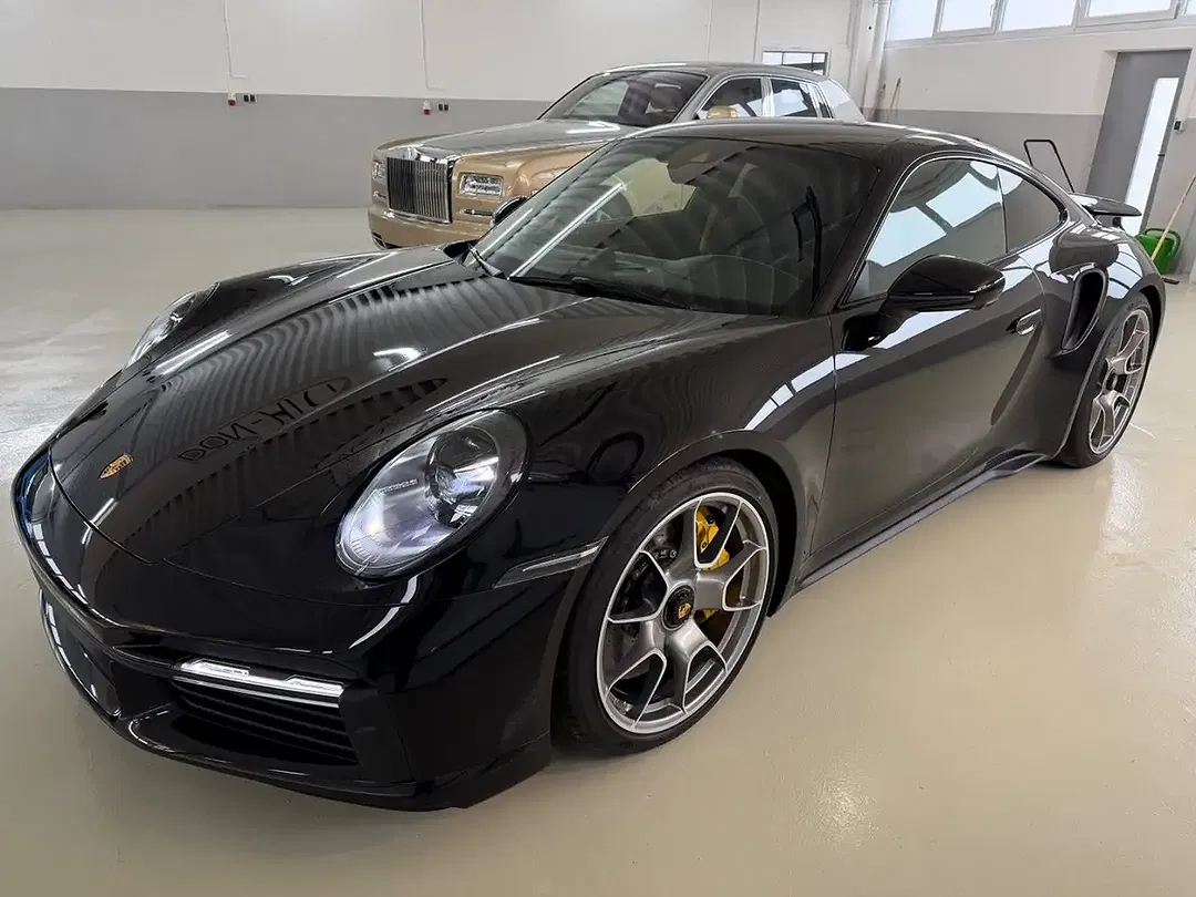 Porsche 911 - Thumbnail 4