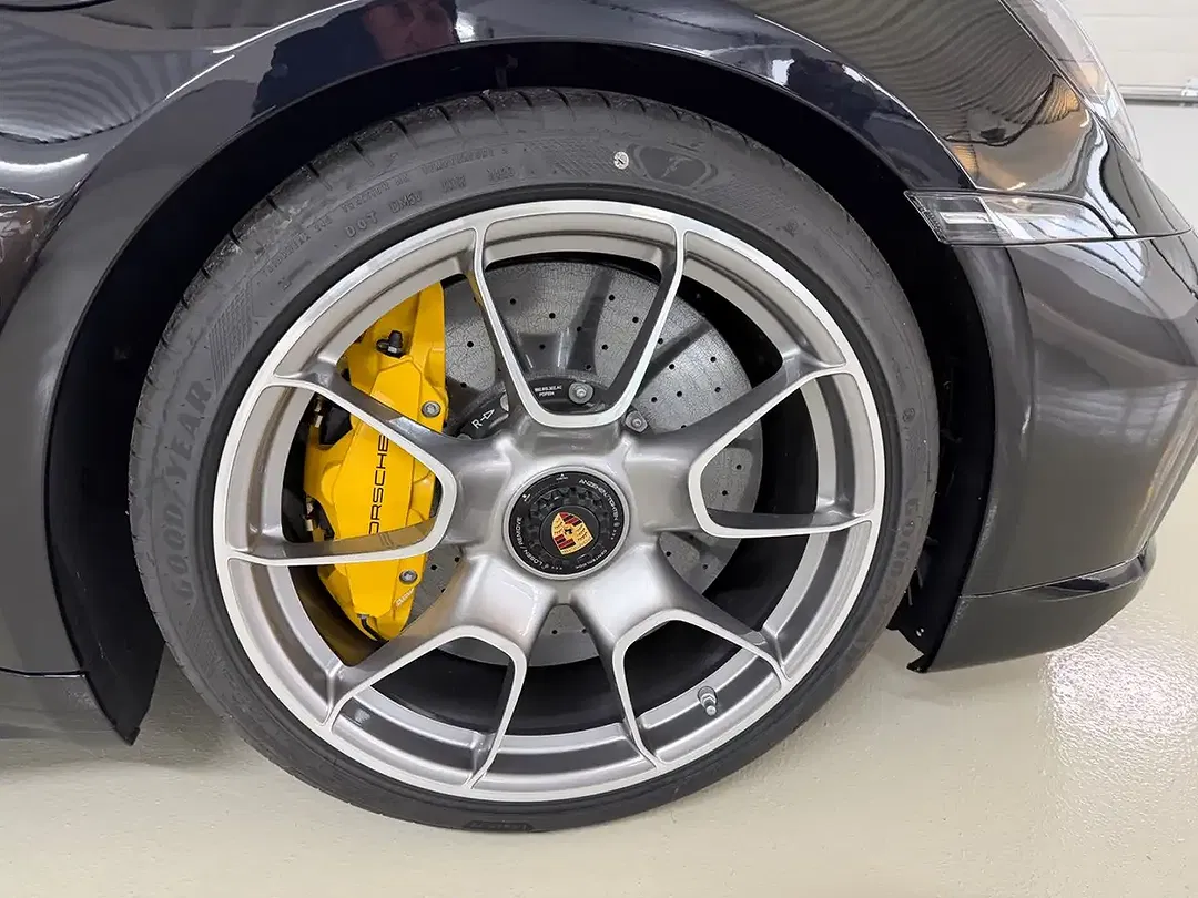 Porsche 911 - Thumbnail 6