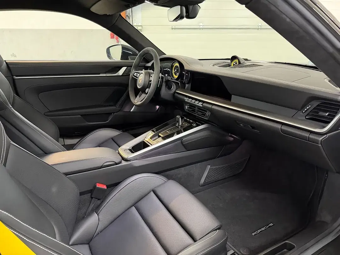 Porsche 911 - Thumbnail 8