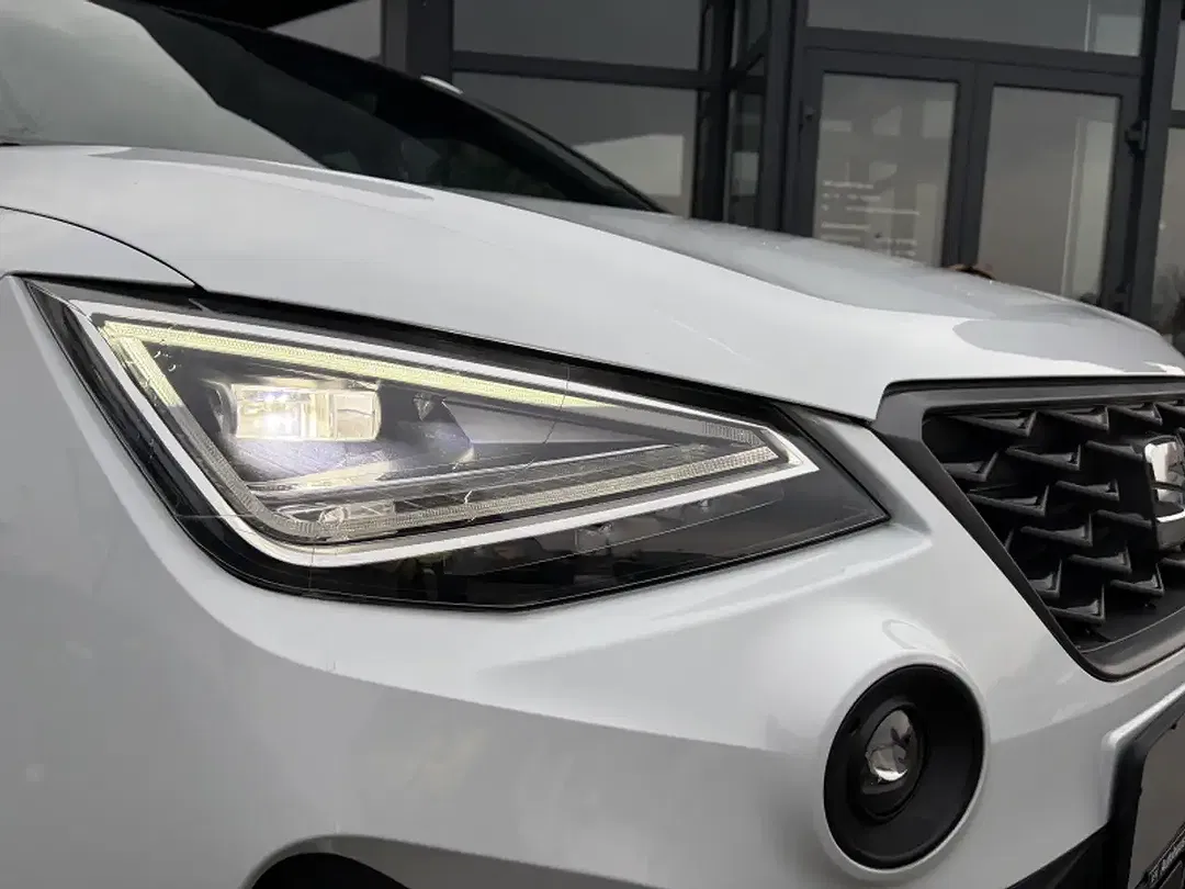 SEAT Arona - Thumbnail 10