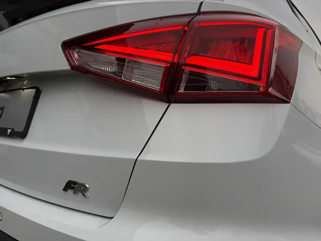 SEAT Arona - Thumbnail 12