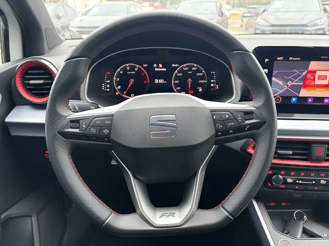 SEAT Arona - Thumbnail 13