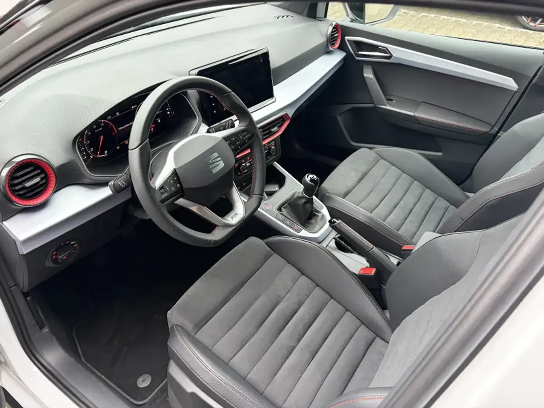 SEAT Arona - Thumbnail 5