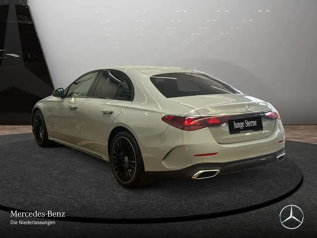 Mercedes-Benz E 200 - Thumbnail 9