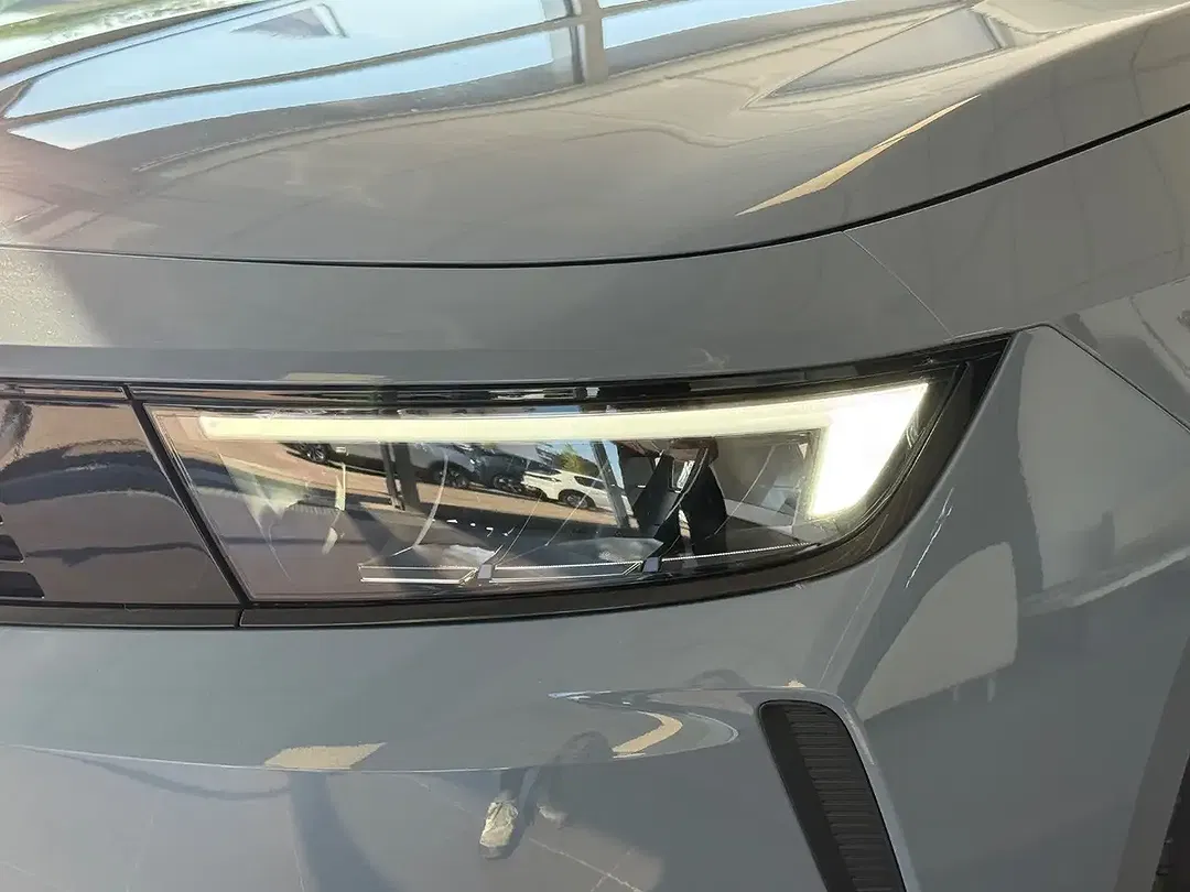 Opel Astra - Thumbnail 8