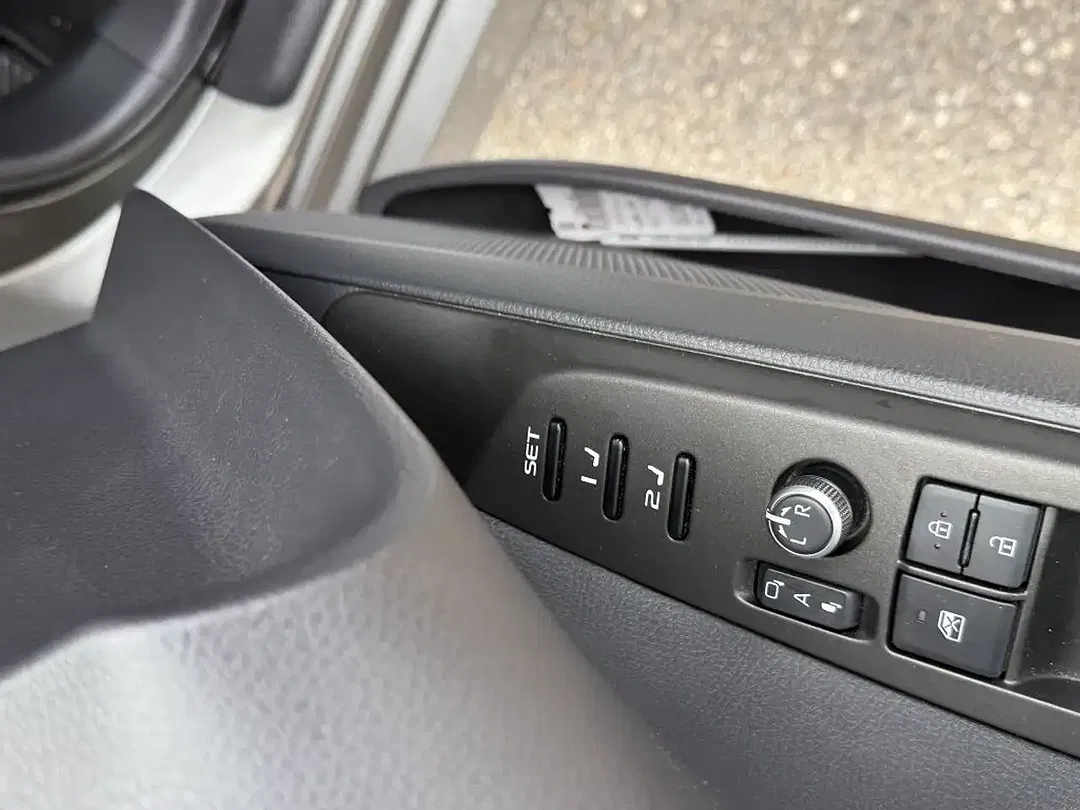 Toyota Camry Luxury - foto 15