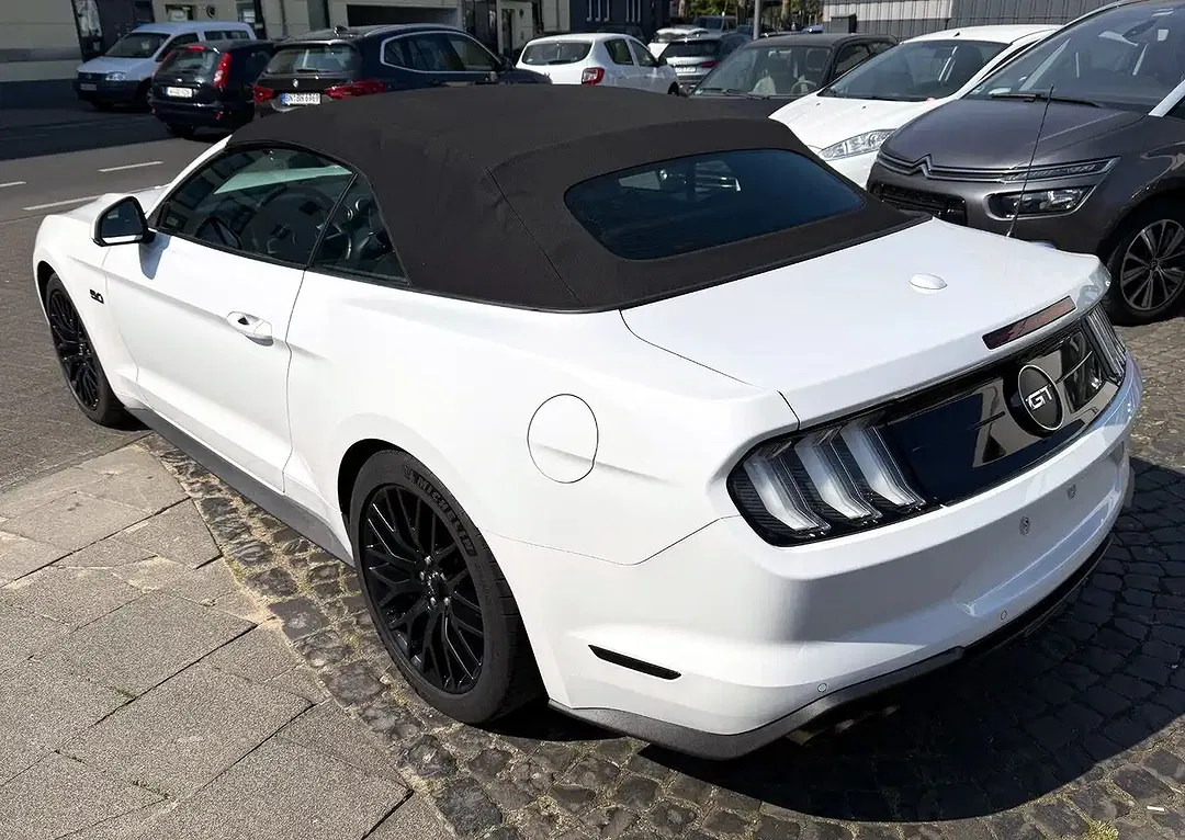 Ford Mustang - Thumbnail 9