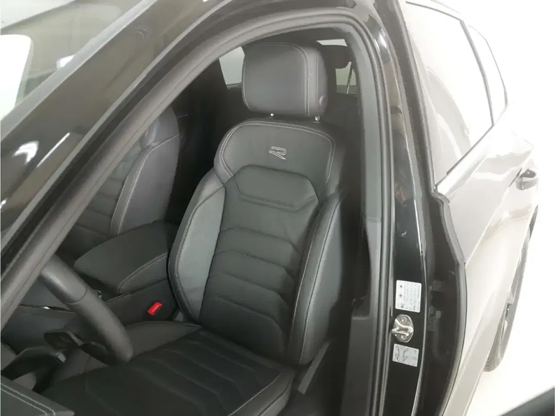 Volkswagen Touareg - Thumbnail 10