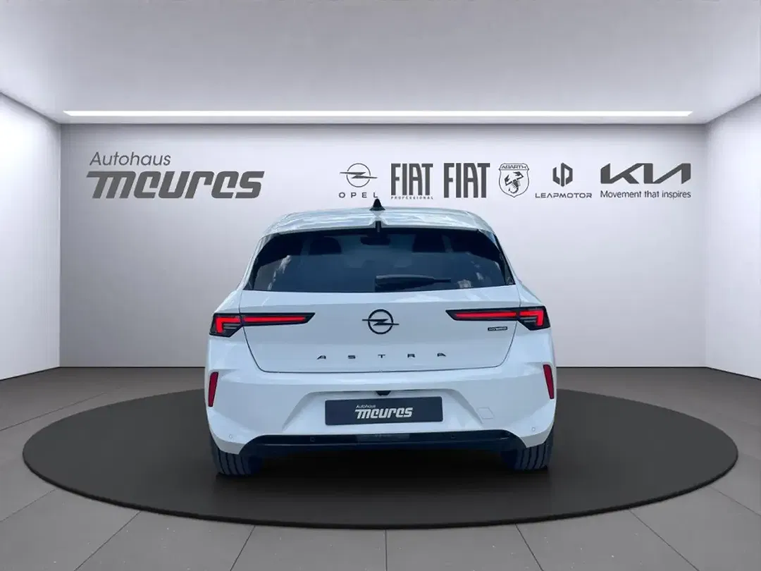 Opel Astra - Thumbnail 3
