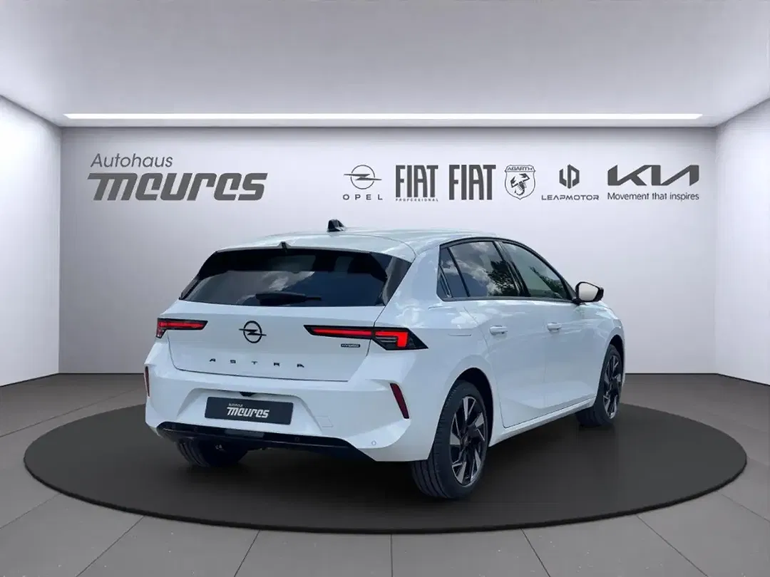 Opel Astra - Thumbnail 4