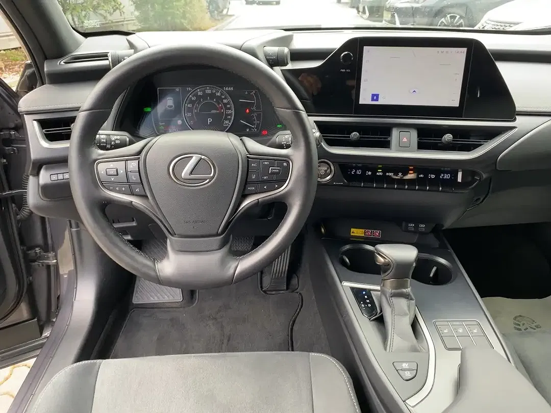 Lexus UX 250h - Thumbnail 12