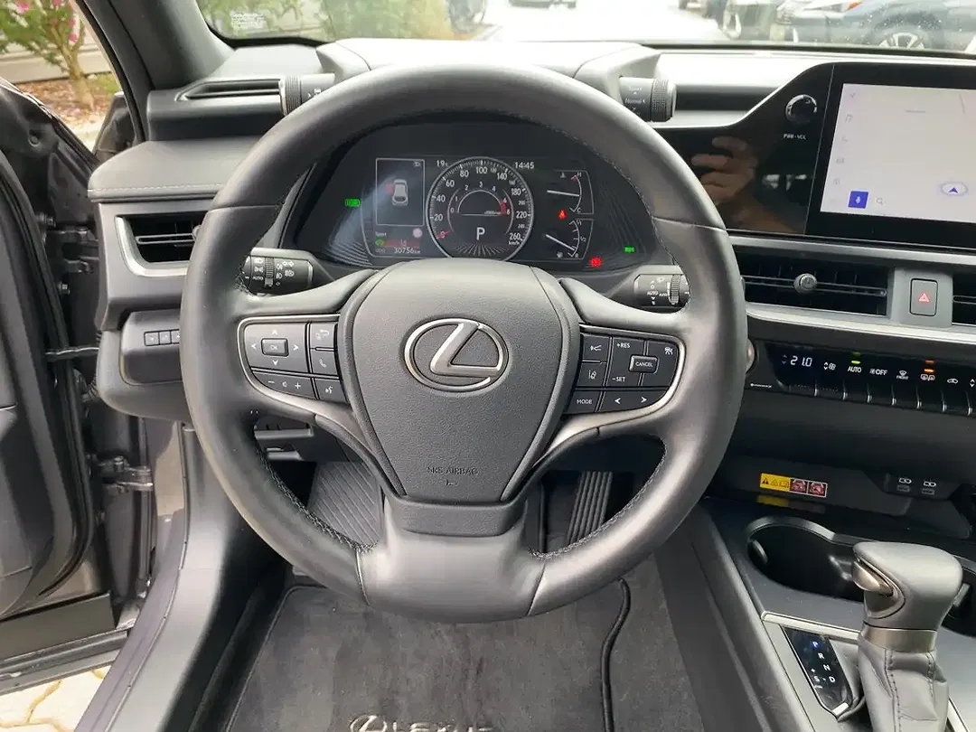 Lexus UX 250h - Thumbnail 13