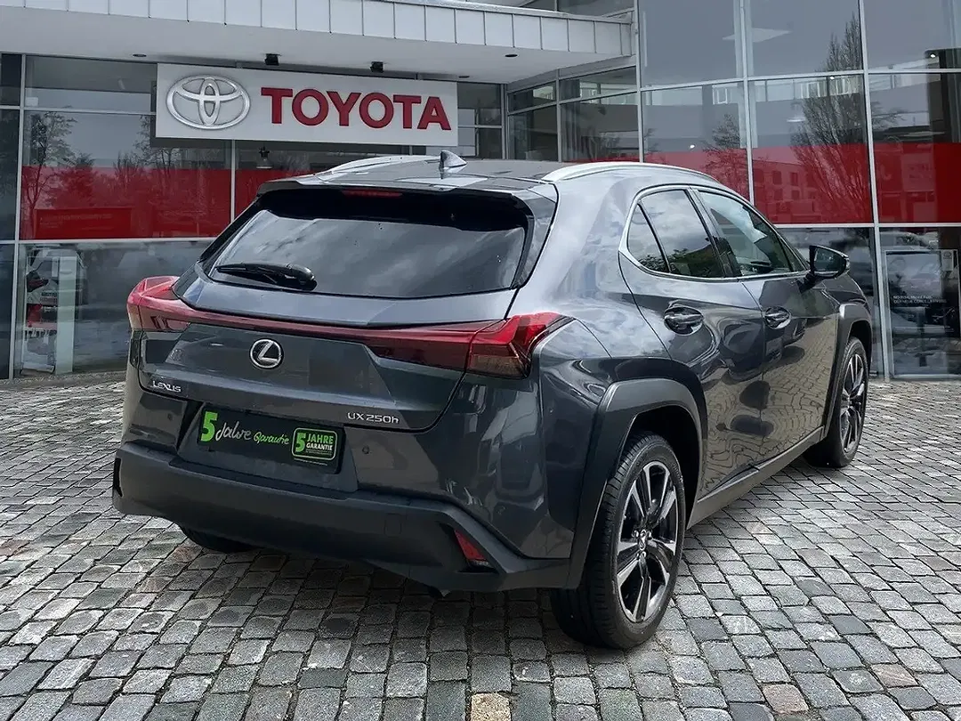 Lexus UX 250h - Thumbnail 5